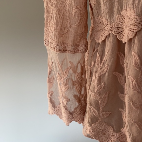 Blush pink lace long sleeve peplum S - Picture 3 of 3